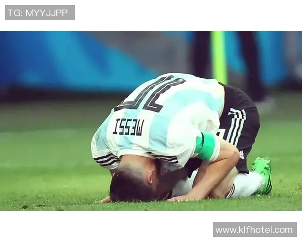 谢幕足球明星是谁揭秘精彩视频回顾与生涯亮点分析